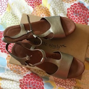 NIB gentle souls by Kenneth Cole sandals